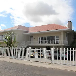 Fomo Guest house
